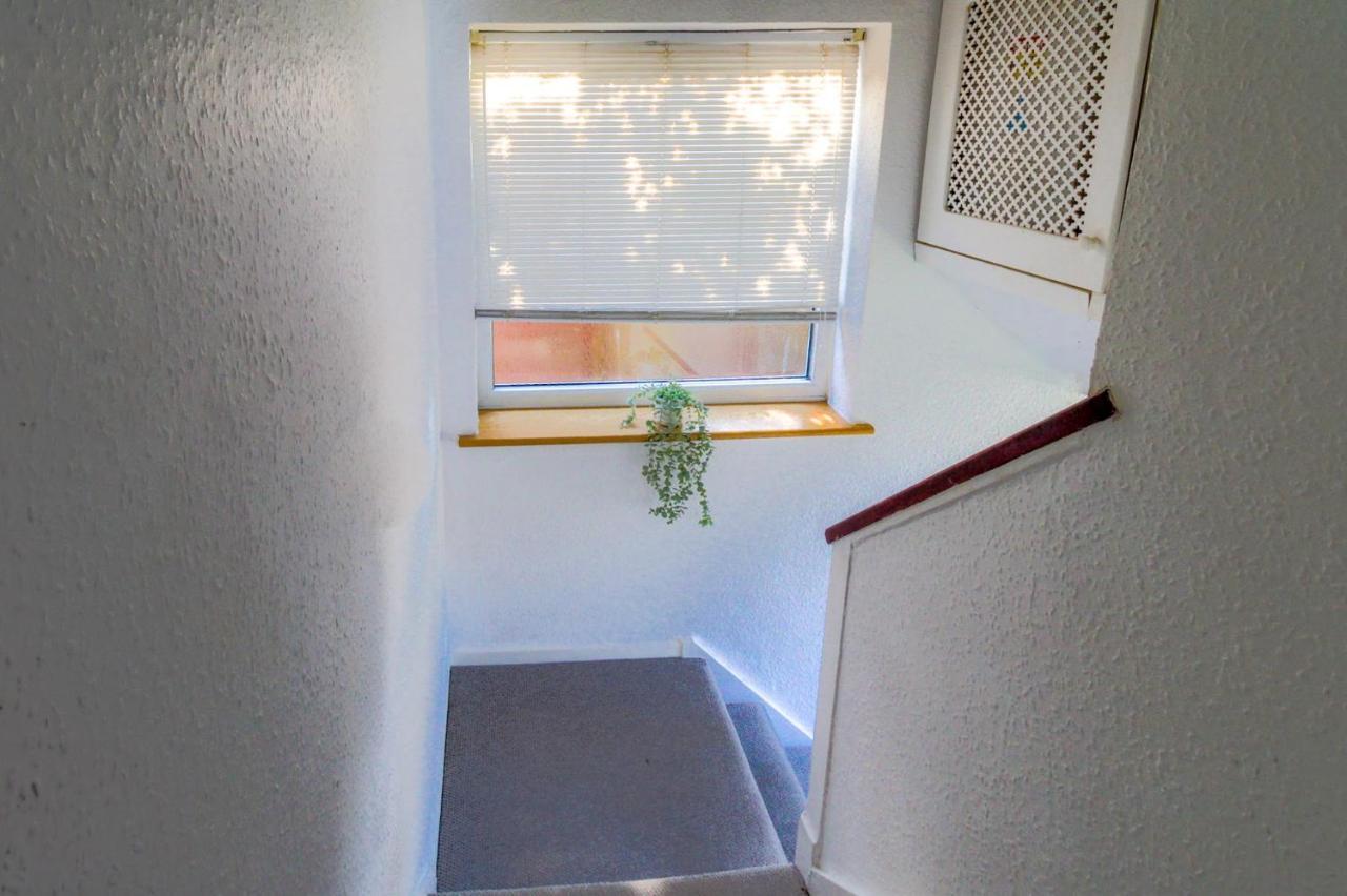 Airport Way - Cosy 2 Bed Near The M1 * Luton (Bedfordshire)