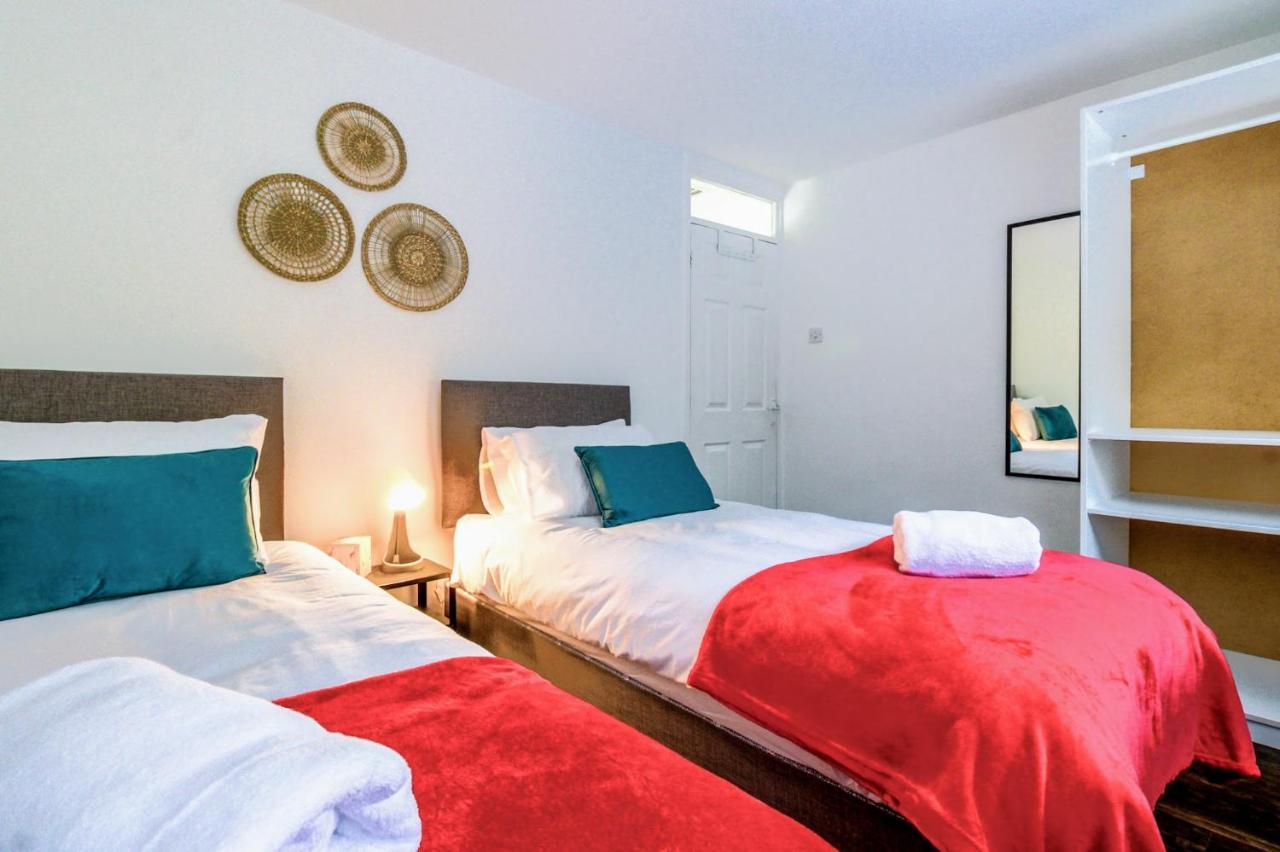 Apartment Airport Way - Cosy 2 Bed Near The M1